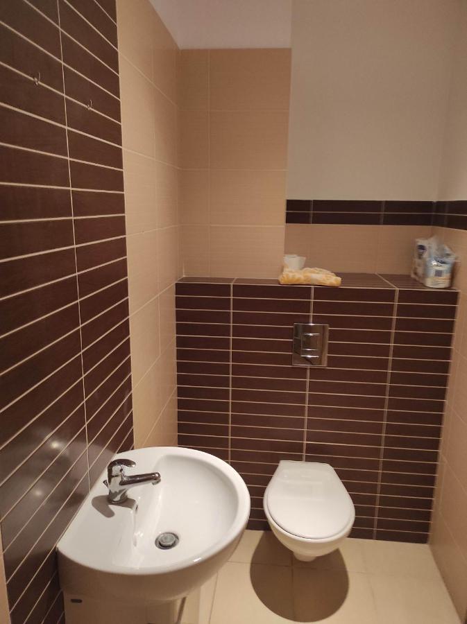 With 2 Shared Bathrooms ,wc , 2km To Old Town -100m From Metro Szwedzka Warszawa