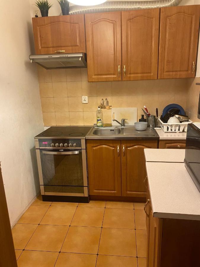With 2 Shared Bathrooms ,wc , 2km To Old Town -100m From Metro Szwedzka Camping Warszawa